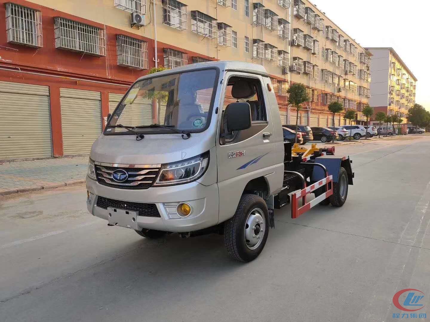 國(guó)六唐駿后雙胎3方勾臂式垃圾車(chē)