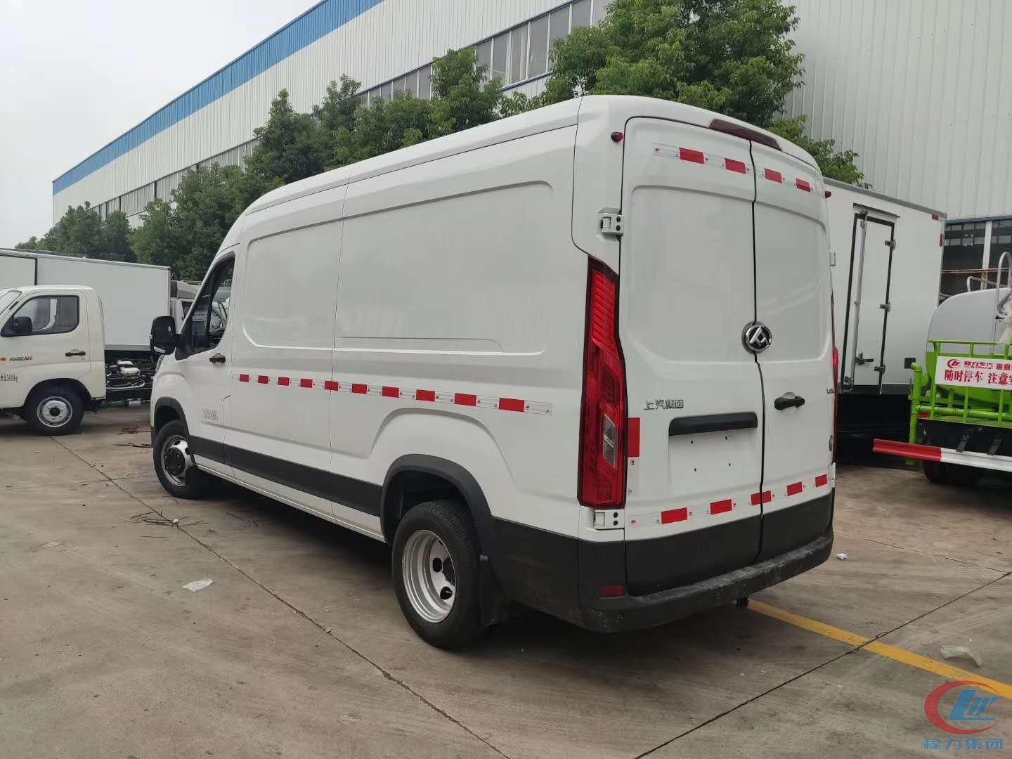 國六 上汽大通V90面包冷藏車