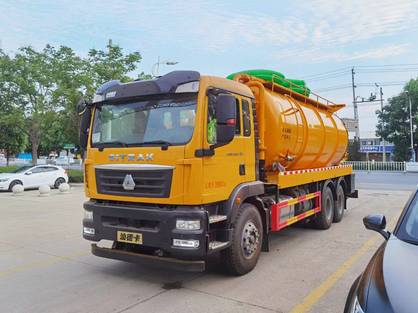 國(guó)六重汽后雙橋清洗吸污車