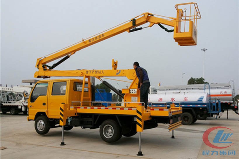 程力集團五十鈴14米高空作業(yè)車側面圖