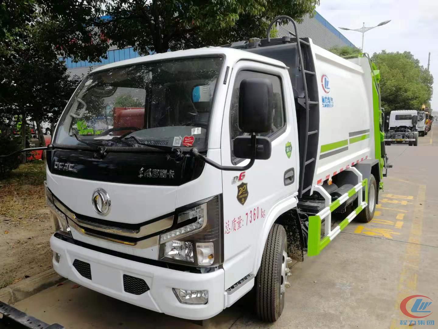 東風(fēng)多利卡D6國(guó)六壓縮垃圾車(chē)