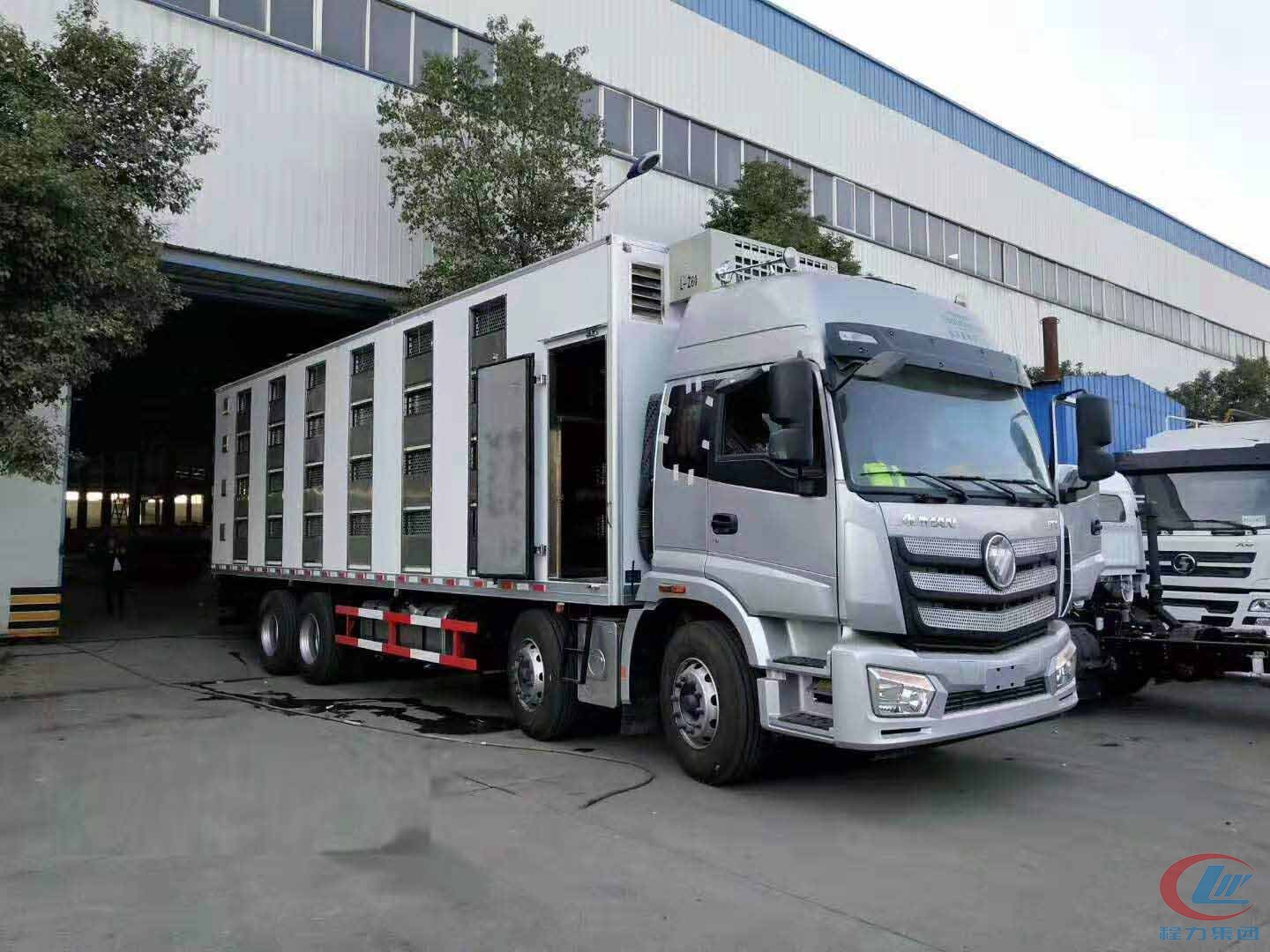福田歐曼前四后八恒溫運(yùn)豬車(chē)