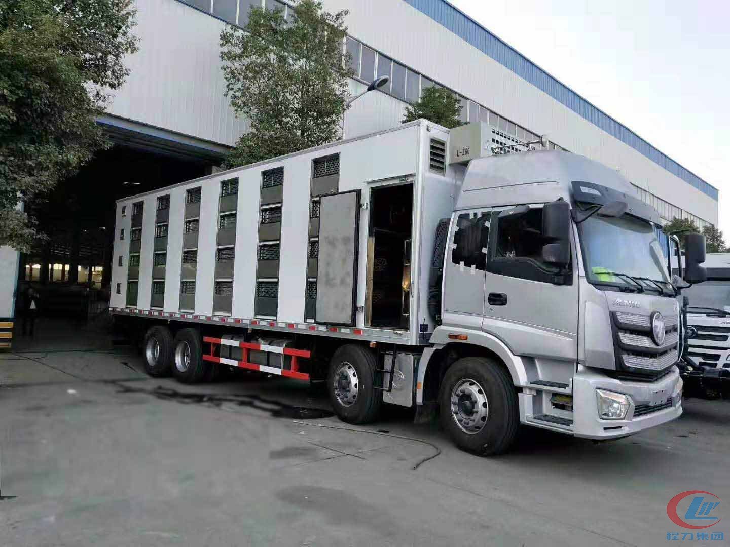 福田歐曼運(yùn)豬車(chē)